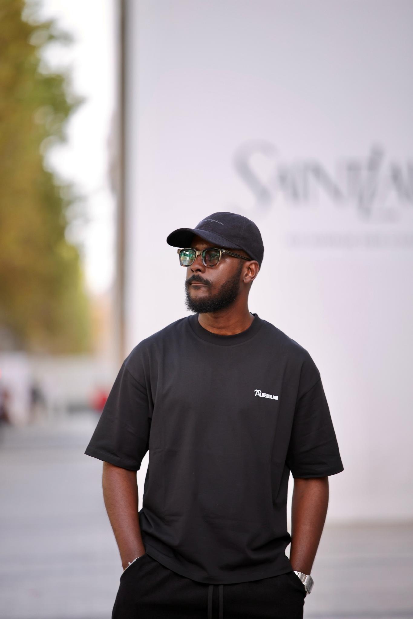 Conrald in Alkebulan, Paris, France